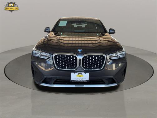 2023 BMW X4 xDrive30i