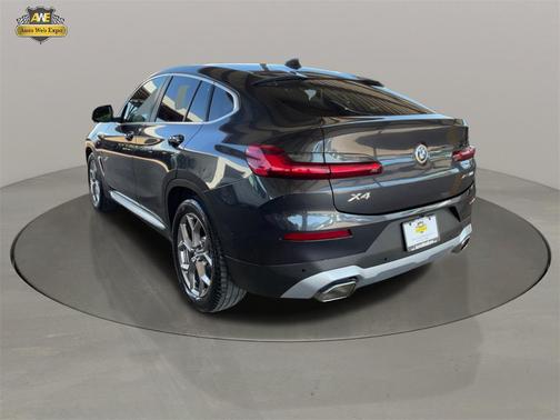 2023 BMW X4 xDrive30i