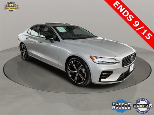 2024 Volvo S60 B5 Plus Dark Theme