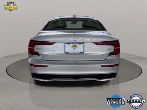 2024 Volvo S60 B5 Plus Dark Theme