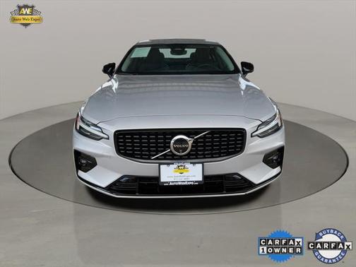 2024 Volvo S60 B5 Plus Dark Theme