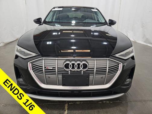 Mythos Black Metallic 2021 Audi e-tron Sportback Premium Plus