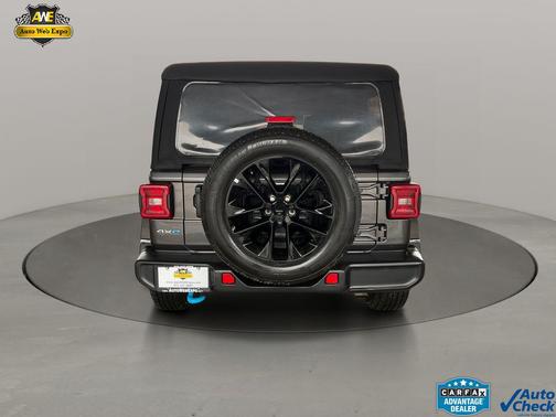 Granite Crystal Metallic Clearcoat 2024 Jeep Wrangler 4xe Sahara