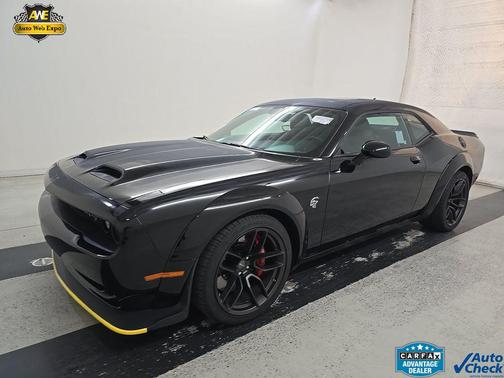 Pitch Black Clearcoat 2023 Dodge Challenger SRT Hellcat