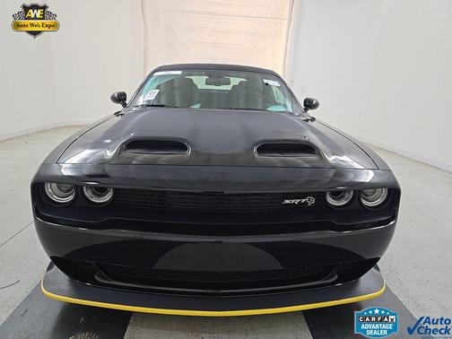 Pitch Black Clearcoat 2023 Dodge Challenger SRT Hellcat
