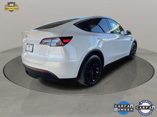 2022 Tesla Model Y Long Range Dual Motor All-Wheel Drive