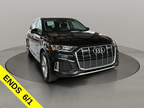Mythos Black Metallic 2023 Audi Q7 45 Premium Plus