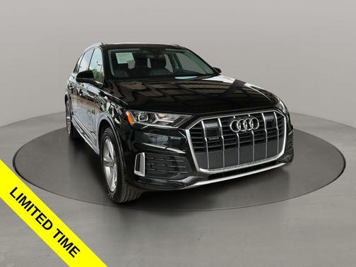 Mythos Black Metallic 2023 Audi Q7 45 Premium Plus