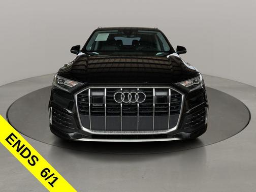 Mythos Black Metallic 2023 Audi Q7 45 Premium Plus