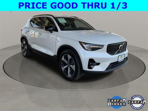 2024 Volvo XC40 B5 Plus Dark Theme