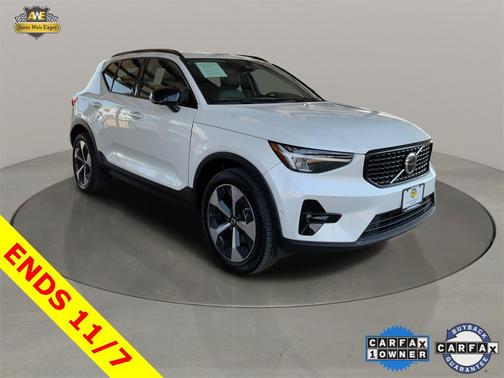 2024 Volvo XC40 B5 Plus Dark Theme