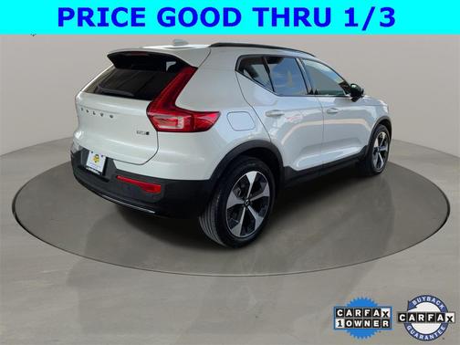 2024 Volvo XC40 B5 Plus Dark Theme