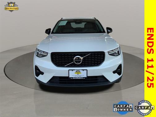 2024 Volvo XC40 B5 Plus Dark Theme