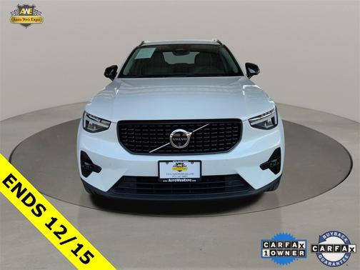 2024 Volvo XC40 B5 Plus Dark Theme