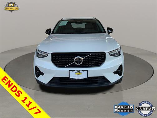 2024 Volvo XC40 B5 Plus Dark Theme