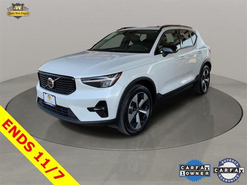 2024 Volvo XC40 B5 Plus Dark Theme
