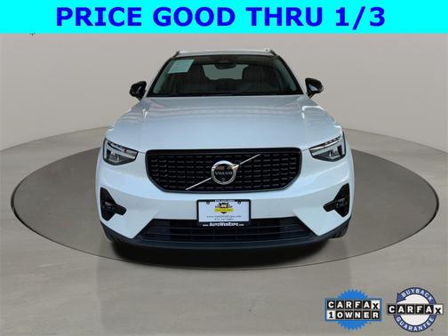 2024 Volvo XC40 B5 Plus Dark Theme