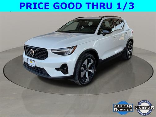 2024 Volvo XC40 B5 Plus Dark Theme