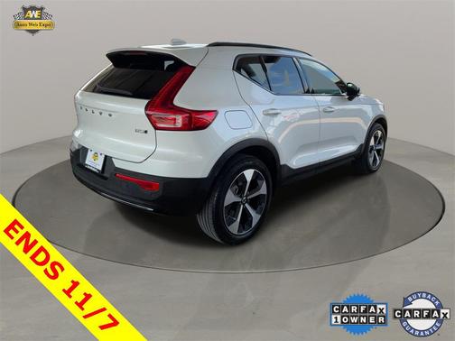 2024 Volvo XC40 B5 Plus Dark Theme