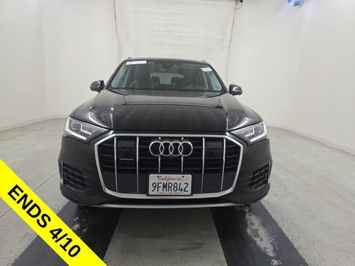Black Metallic 2023 Audi Q7 45 Premium Plus
