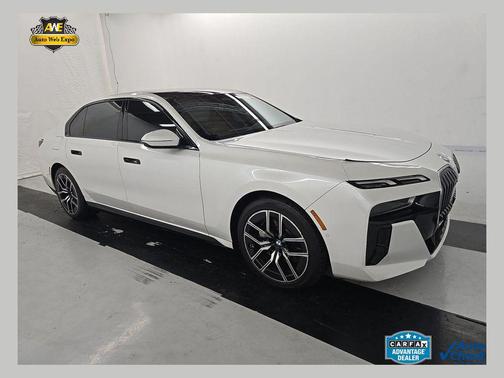 Mineral White Metallic 2023 BMW 740 i