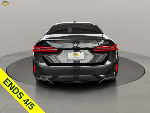 Black Sapphire Metallic 2025 BMW 530 530i