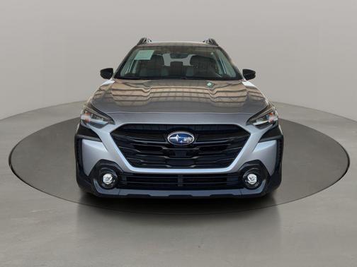 Ice Silver Metallic 2023 Subaru Outback Onyx Edition