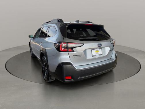 Ice Silver Metallic 2023 Subaru Outback Onyx Edition