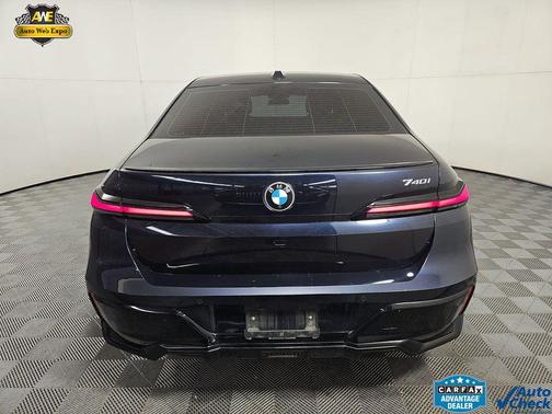 Carbon Black Metallic 2023 BMW 740 i