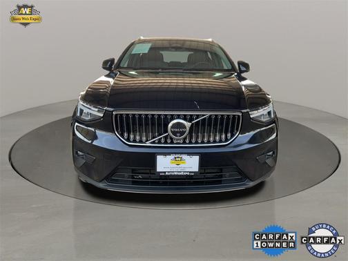 2025 Volvo XC40 B5 Plus Bright Theme