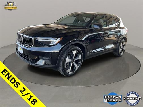 2025 Volvo XC40 B5 Plus Bright Theme