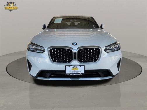 2024 BMW X4 xDrive30i