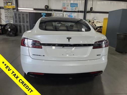 2016 Tesla Model S 90D
