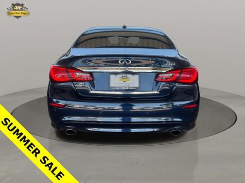 2016 INFINITI Q70h Base