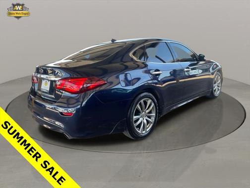 2016 INFINITI Q70h Base