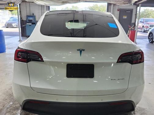 2021 Tesla Model Y Long Range Dual Motor All-Wheel Drive