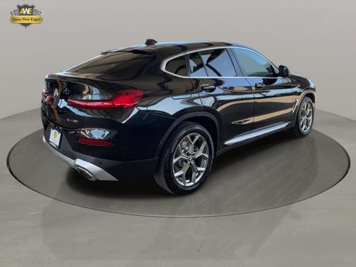 2024 BMW X4 xDrive30i