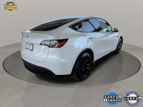2021 Tesla Model Y Standard Range Rear-Wheel Drive