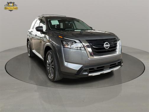 2024 Nissan Pathfinder SL FWD
