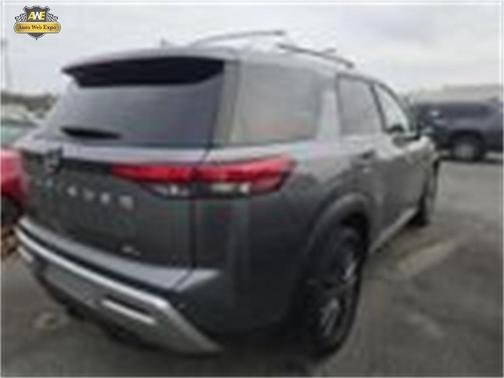 2024 Nissan Pathfinder SL FWD