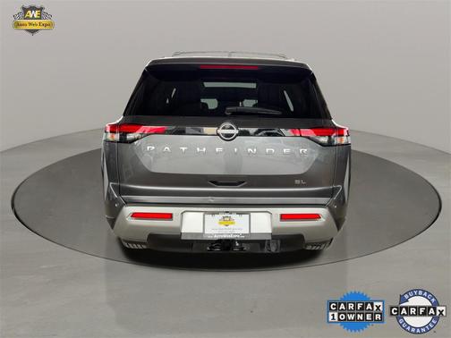 2024 Nissan Pathfinder SL FWD