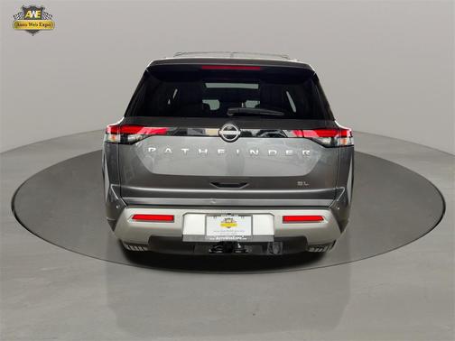 2024 Nissan Pathfinder SL FWD