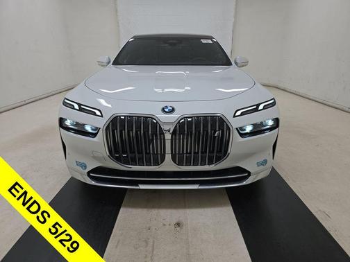Alpine White 2023 BMW i7 xDrive60