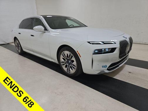 Alpine White 2023 BMW i7 xDrive60