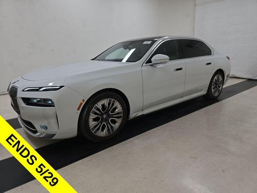 Alpine White 2023 BMW i7 xDrive60