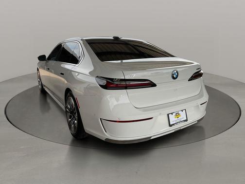 Alpine White 2023 BMW i7 xDrive60