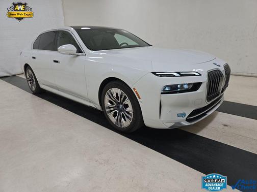 Alpine White 2023 BMW i7 xDrive60