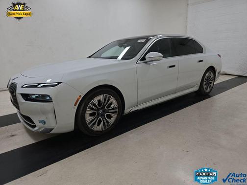 Alpine White 2023 BMW i7 xDrive60