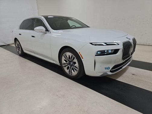 Alpine White 2023 BMW i7 xDrive60