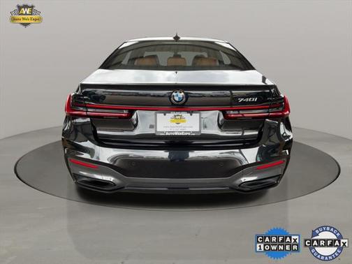 2022 BMW 740 i